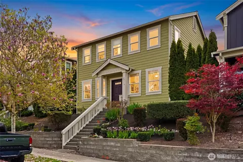 2773 NE Magnolia St, Issaquah, WA 98029