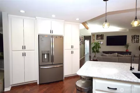 Kitchen - 42 Ioka Rd, Sequim, WA 98382 photo 5 of 6