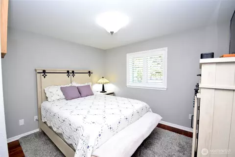 Bedroom - 42 Ioka Rd, Sequim, WA 98382 photo 2 of 3
