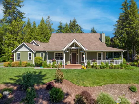 20 Dunsmuir Rd, Port Ludlow, WA 98365