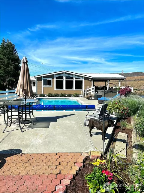 7667 Tarpiscan Rd, Malaga, WA 98828