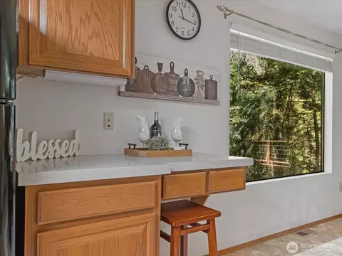 Kitchen - 17116 Gravenstein Rd, Bothell, WA 98012 photo 1 of 2