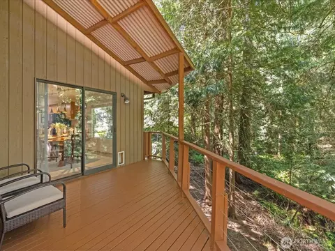 Exterior - 17116 Gravenstein Rd, Bothell, WA 98012 photo 3 of 8