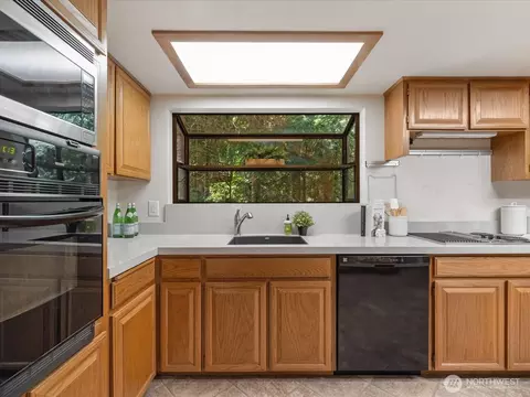 Kitchen - 17116 Gravenstein Rd, Bothell, WA 98012 photo 2 of 2