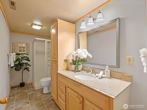 Bath - 17116 Gravenstein Rd, Bothell, WA 98012 photo 2 of 2