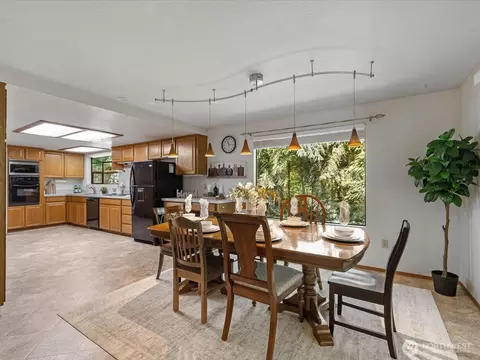 Dining - 17116 Gravenstein Rd, Bothell, WA 98012 photo 2 of 3