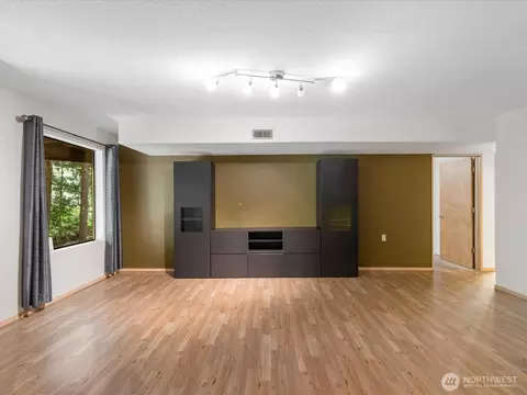 Living - 17116 Gravenstein Rd, Bothell, WA 98012 photo 2 of 3