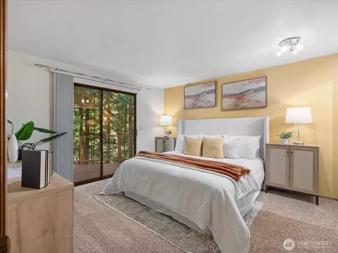 Bedroom - 17116 Gravenstein Rd, Bothell, WA 98012 photo 2 of 3