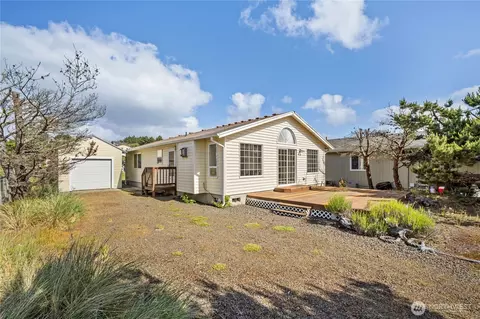 33406 H Pl, Ocean Park, WA 98640