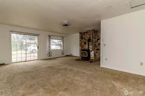 Living - 16904 18th Ave E, Spanaway, WA 98387 photo 8 of 11