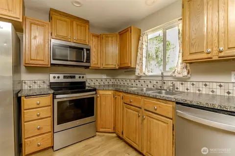 Kitchen - 16904 18th Ave E, Spanaway, WA 98387 photo 2 of 2