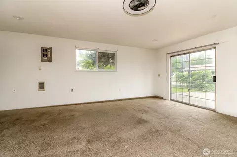 Living - 16904 18th Ave E, Spanaway, WA 98387 photo 11 of 11