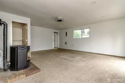 Living - 16904 18th Ave E, Spanaway, WA 98387 photo 10 of 11