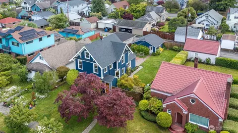1825 Rucker Ave, Everett, WA 98201