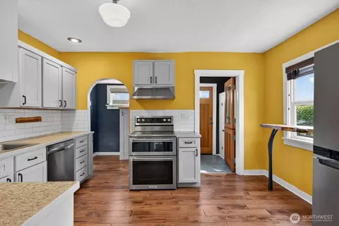 Kitchen - 1825 Rucker Ave, Everett, WA 98201 photo 1 of 4