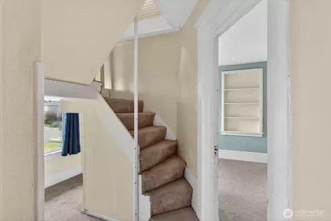 Entry Way - 1825 Rucker Ave, Everett, WA 98201 photo 2 of 2