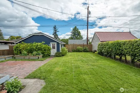 Exterior - 1825 Rucker Ave, Everett, WA 98201 photo 2 of 3