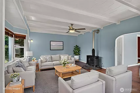 Living - 1825 Rucker Ave, Everett, WA 98201 photo 1 of 4