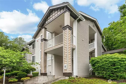 25235 SE Klahanie Blvd #E305, Issaquah, WA 98029