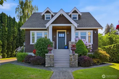 8118 Stinson Ave, Gig Harbor, WA 98332