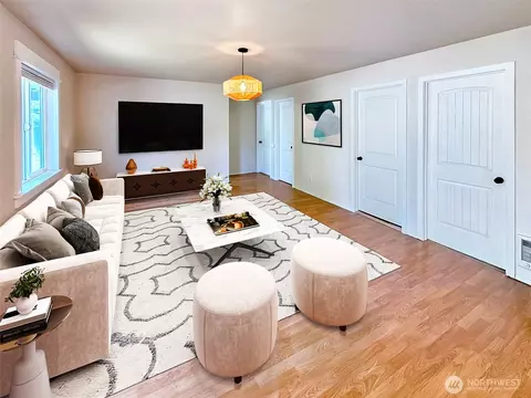 Living - 6217 W Beech St, Everett, WA 98203 photo 3 of 6