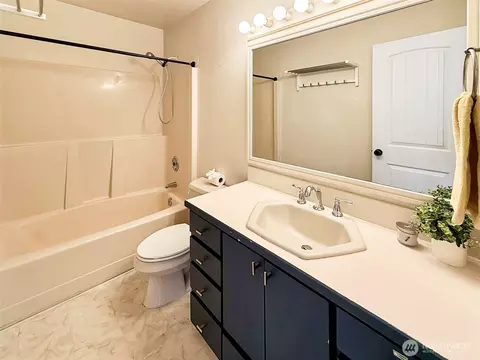 Bath - 6217 W Beech St, Everett, WA 98203 photo 3 of 3