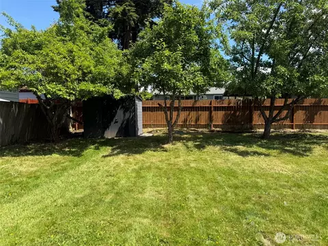 Exterior - 6217 W Beech St, Everett, WA 98203 photo 4 of 5