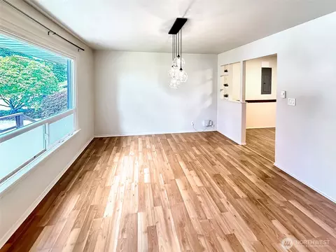 Living - 6217 W Beech St, Everett, WA 98203 photo 2 of 6