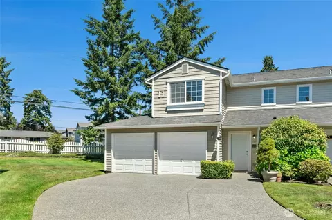 10030 Holly Dr #111, Everett, WA 98204