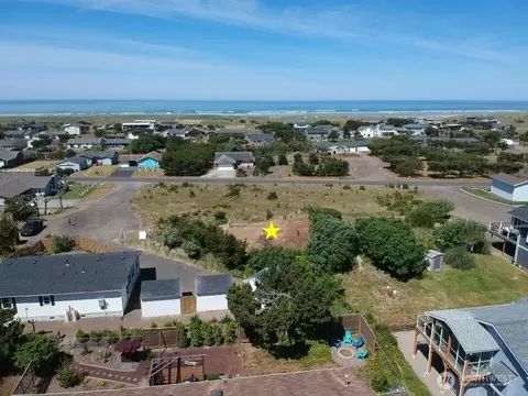 807 346th Pl, Ocean Park, WA 98640