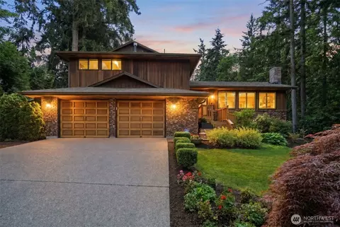 1526 S Lake Stickney Dr, Lynnwood, WA 98087
