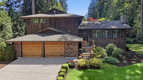 1526 S Lake Stickney Dr, Lynnwood, WA 98087