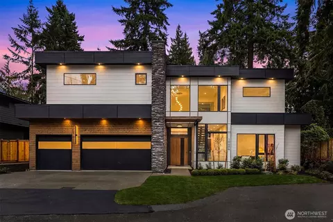10656 Woodhaven Ln, Bellevue, WA 98004
