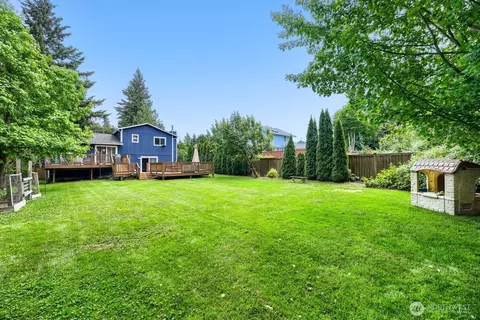 Exterior - 10332 27th Dr SE, Everett, WA 98208 photo 4 of 10