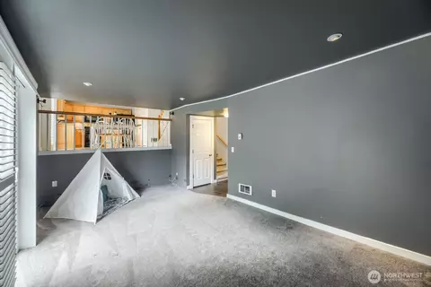 Living - 10332 27th Dr SE, Everett, WA 98208 photo 4 of 4
