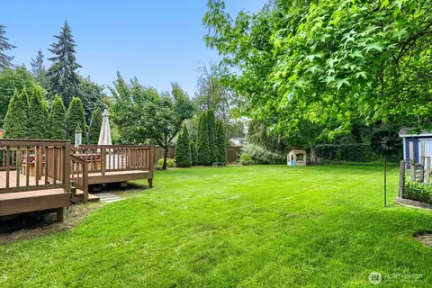 Exterior - 10332 27th Dr SE, Everett, WA 98208 photo 5 of 10