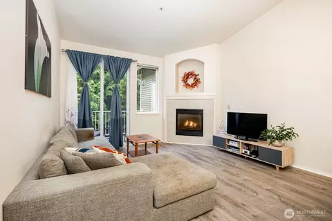 12712 Admiralty Way #G302, Everett, WA 98204