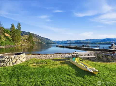 7750 S Lakeshore Rd #34, Chelan, WA 98816