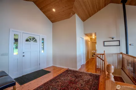Entry Way - 105 Windfall Ln, Eastsound, WA 98245 photo 1 of 1