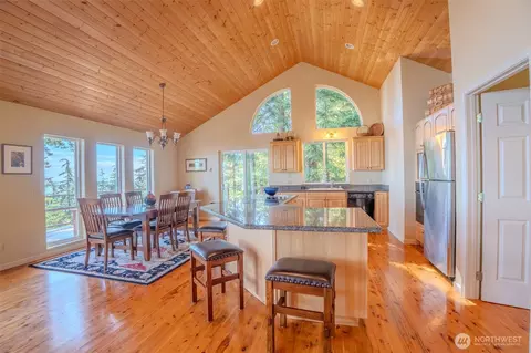 Dining - 105 Windfall Ln, Eastsound, WA 98245 photo 1 of 2