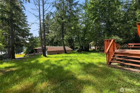 819 E Madrona Blvd NW, Lakebay, WA 98349
