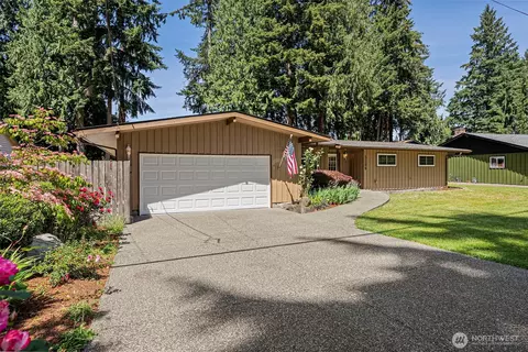 5208 Brentwood Dr SE, Lacey, WA 98503