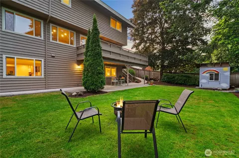 Exterior - 19218 91st Ave NE, Bothell, WA 98011 photo 5 of 6