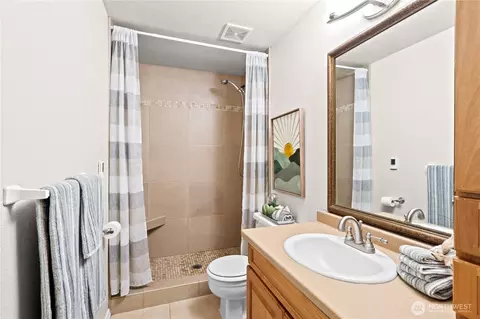 Bath - 19218 91st Ave NE, Bothell, WA 98011 photo 4 of 4
