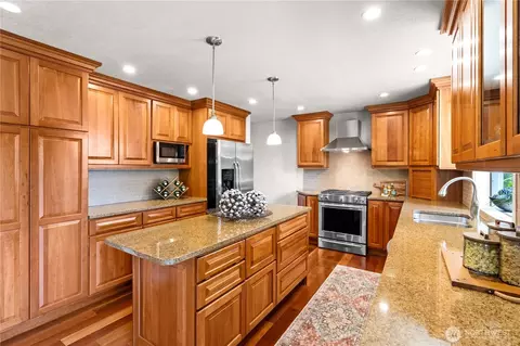 Kitchen - 19218 91st Ave NE, Bothell, WA 98011 photo 2 of 3