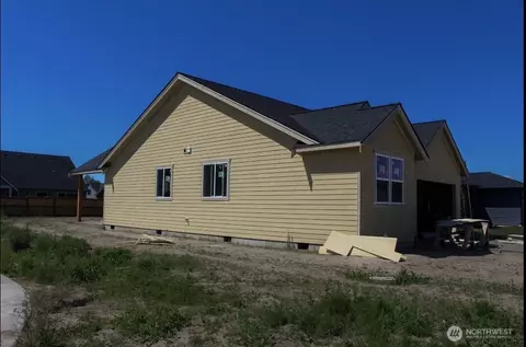 701 E 6th St, Nooksack, WA 98276 photo 2