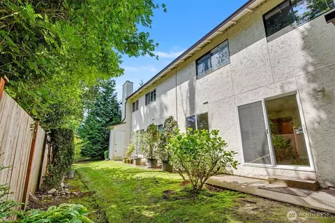 Exterior - 14148 74th Pl NE #A, Kirkland, WA 98034 photo 2 of 3