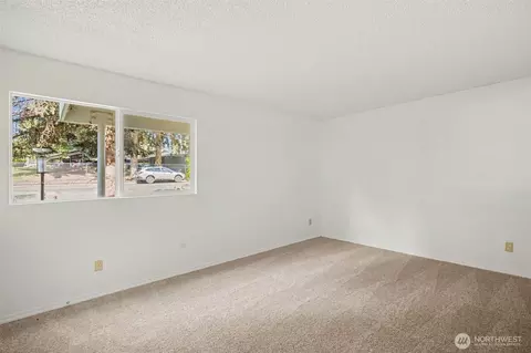 Living - 14148 74th Pl NE #A, Kirkland, WA 98034 photo 4 of 4
