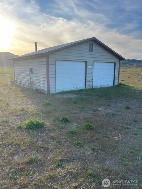 3 Horizon Ests, Tonasket, WA 98855