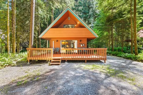 7082 Rainier Way, Glacier, WA 98244